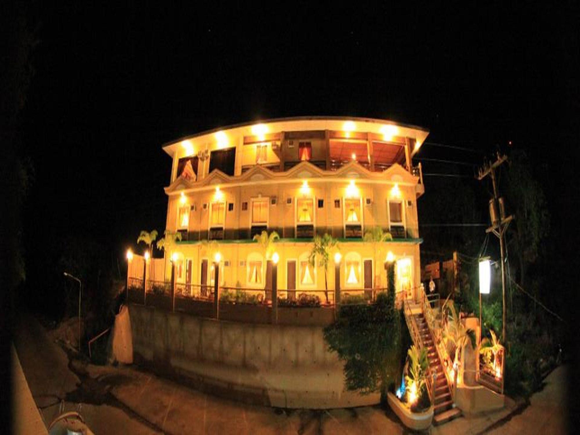 Mount Tapyas Coron Exterior photo